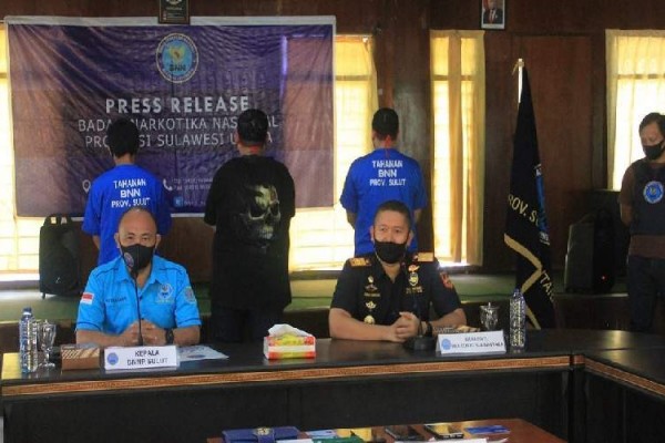 Bea Cukai dan BNNP Sulawesi Utara Gagalkan Pengiriman Ganja ke Boroko