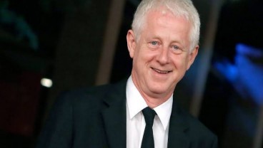 Richard Curtis Minta Pemerintah Tarik Pajak Orang Kaya Lebih Tinggi untuk Penanganan Covid-19