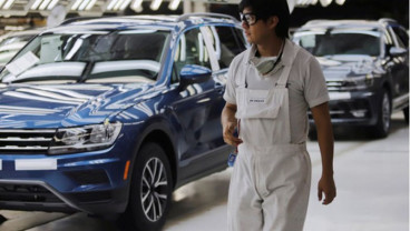 Penjualan Mobil di Eropa Merangkak Naik, Meski Masih Terpukul 