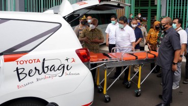 Toyota Donasikan 1 Kijang Innova Ambulans ke Pemkot Bekasi