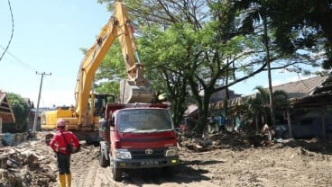 Kejadian Banjir Bandang di Luwu Utara, Pembersihan Material Masih Alami Kendala  