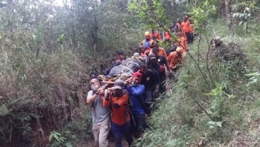 Evakuasi Pendaki Terperosok ke Kawah Gunung Lawu Melibatkan 80 Orang