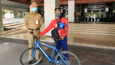 Buktikan Ayahnya Mirip Ganjar Pranowo, Pelajar Purwokerto ini Gowes Sepeda ke Semarang