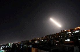 Rudal Suriah Hadang Serangan Udara Israel di Langit…