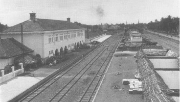 Tapak Tilas Stasiun Pasar Senen, Era Kolonial hingga Milenial 