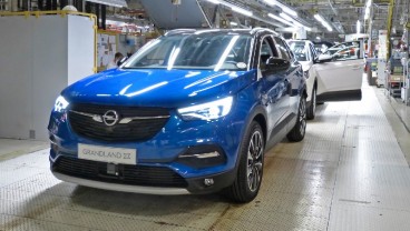 Opel Mulai Produksi Grandland X PHEV Penggerak Roda Depan