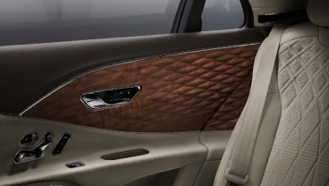 Bentley Flying Spur, Sedan Mewah Pertama Berpanel Kayu 3D