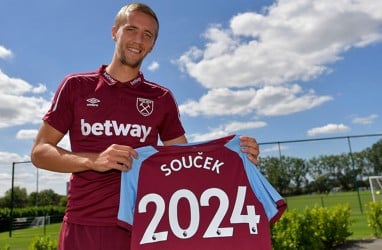 West Ham United Permanenkan Pemain Tengah Tomas Soucek