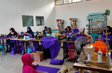Industri Tekstil Beralih ke Produksi APD Hadapi Tantangan