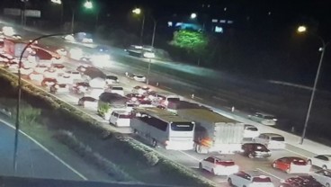 Jelang Perayaan Iduladha, Ruas Tol Jakarta - Cikampek Macet