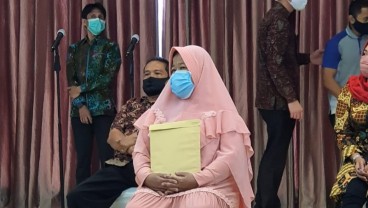 Disnakertrans Jabar Dampingi Eti Binti Toyib Bertemu Keluarga
