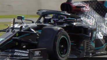 Pirelli Ungkap Penyebab Ban Mobil Hamilton Pecah Jelang Finish