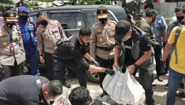 Polisi Korek Identitas Pengirim Sabu 200 Kilogram ke Kalsel