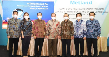 Jajaran komisaris dan jajaran direksi PT Metropolitan Land Tbk. berpose usai rapat umum pemegang saham tahunan 2019, Kamis (6/8/2020)./metland