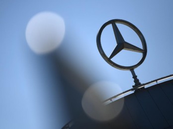 Mercedes-Benz Indonesia Bantu Lagi Warga Wanaherang