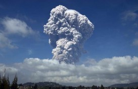 Warga Secepatnya Diminta Tinggalkan Zona Merah Gunung Sinabung
