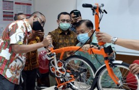 PMI Jakarta Lelang Sepeda Brompton: Ada Tanda Tangan JK dan Sandiaga Uno