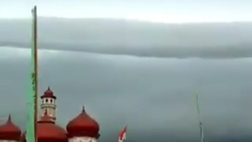 Video Penampakan Awan Mirip Gelombang Tsunami di Meulaboh Aceh