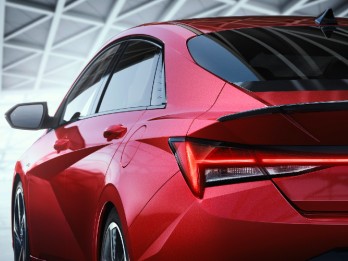 Perluas Pasar, Hyundai Hadirkan Elantra versi Hibrida