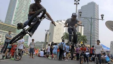 Pengemudi Mobil, Begini Cara Menghadapi Pesepeda di Jalan Raya