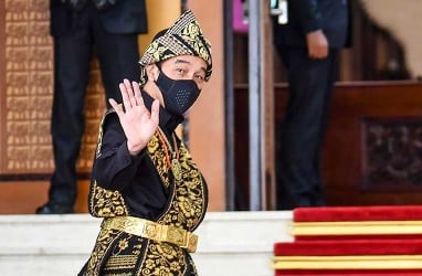 Foto-Foto Jokowi Pakai Baju Adat Sabu Saat Sidang Tahunan MPR DPR