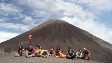 Kawasan Gunung Soputan Minahasa Tenggara Diusul Jadi Objek Wisata Nasional