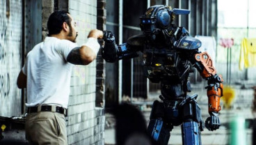 Sinopsis Film Chappie, Kisah Ahli Kimia di Tahun 2015