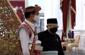 Ma’ruf Amin Berbusana Melayu Corak Gelap di HUT Ke-75 Kemerdekaan RI