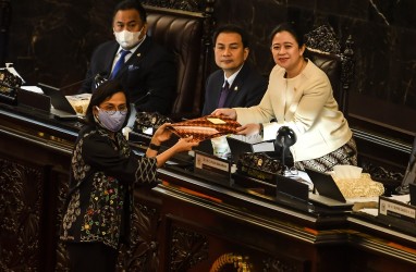 PARIPURNA DPR: PDIP Sentil Pengelolaan BUMN