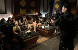 Bareskrim Geledah Vanesia Karaoke BSD, Amankan Puluhan Orang