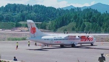 Pesawat ATR/72-600 Wings Air Mendarat Mulus di Bandara Toraja