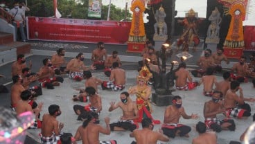 Uluwatu Gelar Tari Kecak Tatanan Bali Era Baru