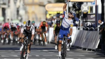 Julian Alaphilippe Menangi Etape Kedua Tour de France