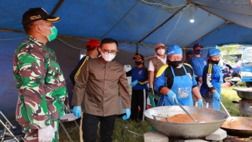 Karantina Massal, 1 SSK Gabungan TNI/Polri Jaga Ketat Pesantren di Banyuwangi