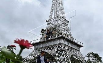 Liburan ke Menara Eiffel Semarang, Cukup Bayar Rp10.000