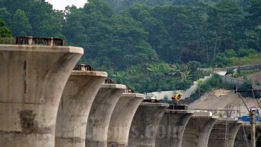 50% Tiang Kereta Cepat Jakarta-Bandung Sudah Dibangun