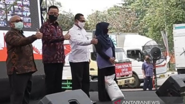 Kemensos Gandeng Bulog Salurkan Bansos Beras 