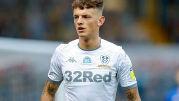 Bantu Leeds Promosi, Ben White Dapat Kontrak Baru di Brighton