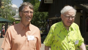 Dari Bridge ke Filantropi : 3 Dekade Persahabatan Warren Buffet dan Bill Gates