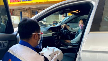 Hari Pelanggan, Shell Disinfeksi Mobil dan Tebar 10.000 Masker