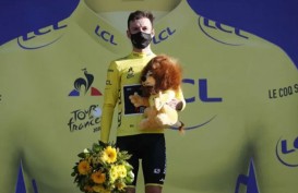 Adam Yates Bertahan di Pucuk Klasemen Tour de France