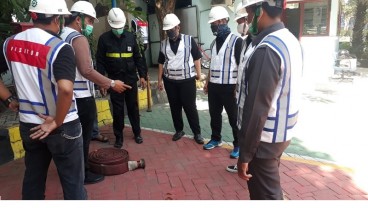 Pastikan Sistem Proteksi Kebakaran Berfungsi,  Pelindo 3 Lakukan Uji Coba Fasilitas Pemadam Kebakaran