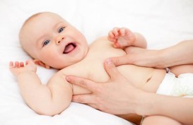 Teknik Pijat Bayi Hilangkan Perut Kembung
