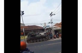 Viral Tank Tabrak Gerobak, Pengunggah Video Bakal Dilaporkan?