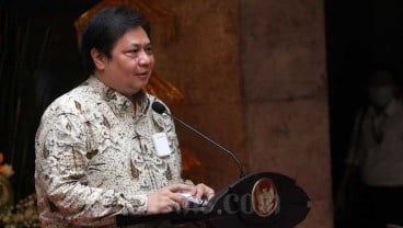 Menko Airlangga Menjawab Tudingan Lebih Memilih Ekonomi daripada Kesehatan