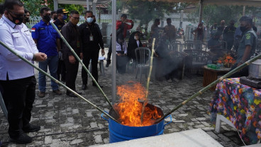 Jalankan Tugas Lindungi Masyarakat, Bea Cukai Musnahkan Jutaan Batang Rokok Ilegal dan Narkotika