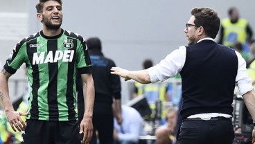 Di Francesco Akan Memeluk Berardi Saat Peluit Akhir Pertandingan