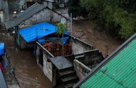 Banjir Terjang Sukabumi, 2 Warga Hilang, Pabrik Aqua Terendam