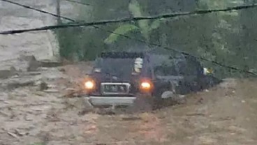 Banjir Sukabumi : 12 Rumah & 2 Orang Hanyut, 85 Hunian Terendam