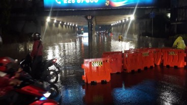 BANJIR JAKARTA : DKI Tertekan Dua Sisi